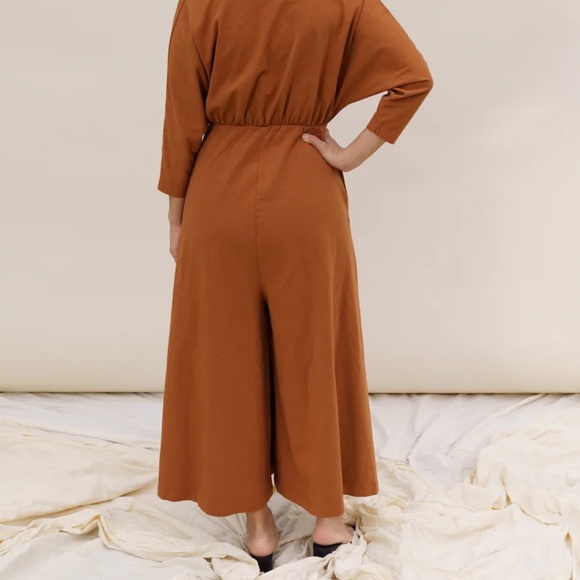 Mien Studios Sedona Dolman Sleeve Jumpsuit in Saddle Brown - Picture 5 of 8